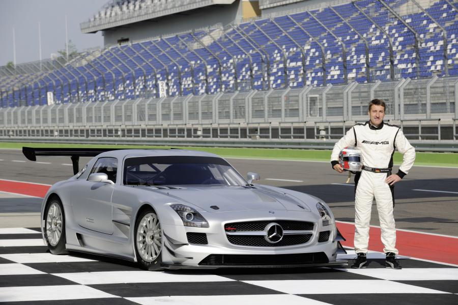  Mercedes-Benz SLS AMG GT3 2011 года  (фото 15 из 38)